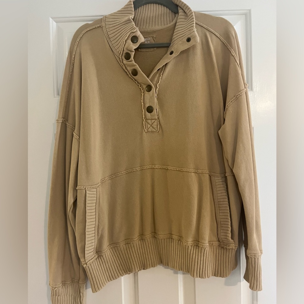 Aerie Pullover in Tan size Medium